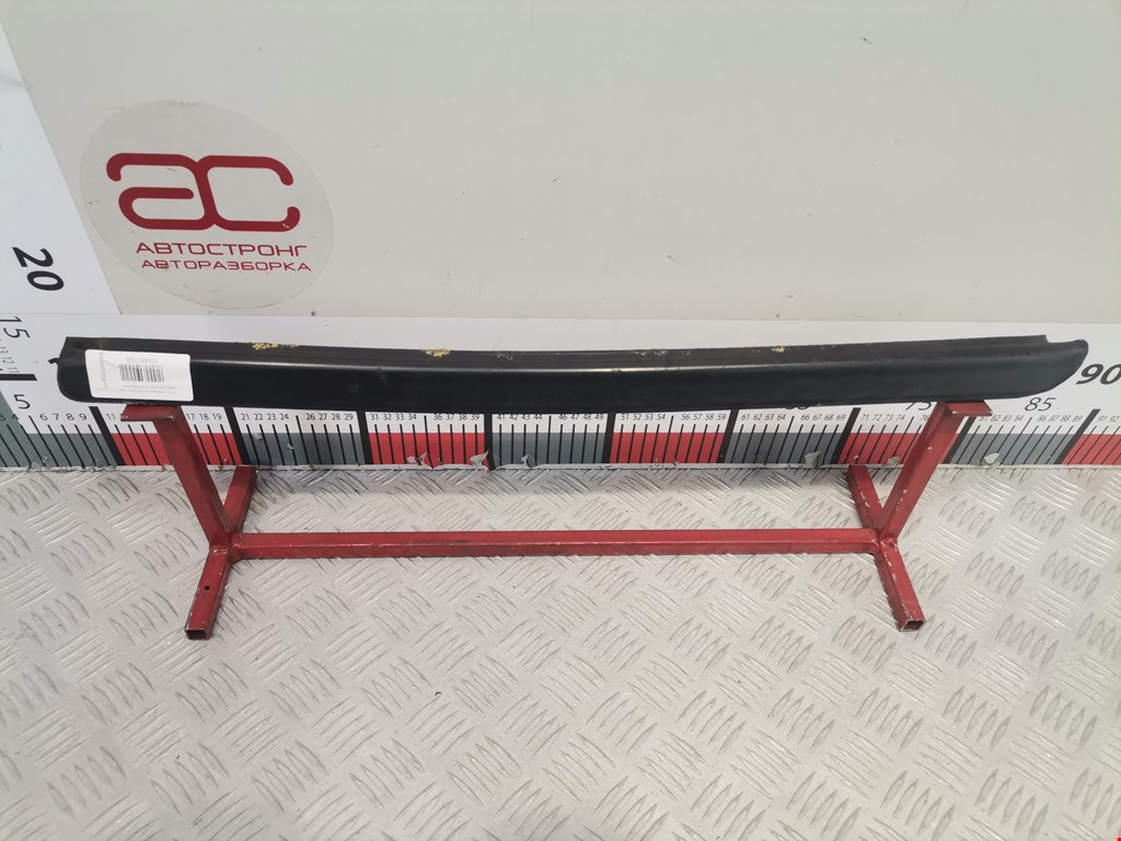 Накладка декоративная (молдинг) стекла двери передней левой Iveco EuroCargo 3 (2008-2015)