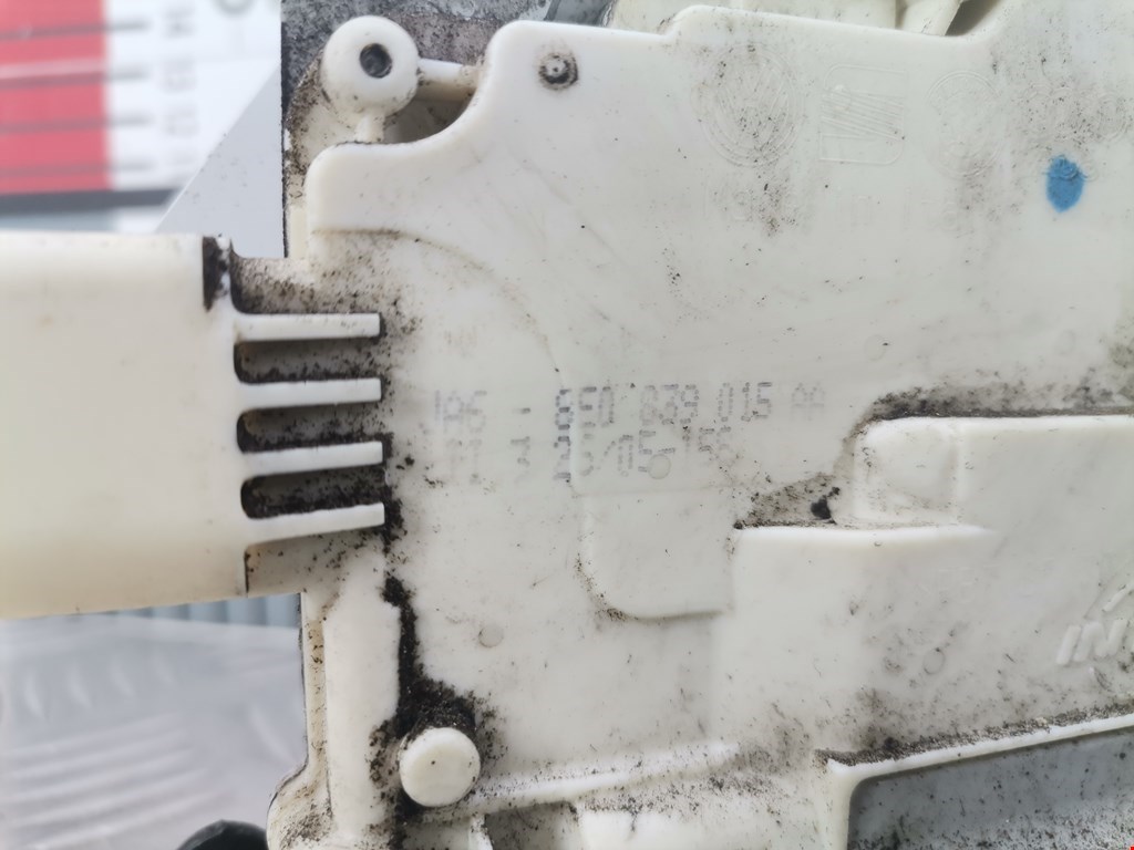 Замок двери задней левой AUDI A4 B7 2004-2007