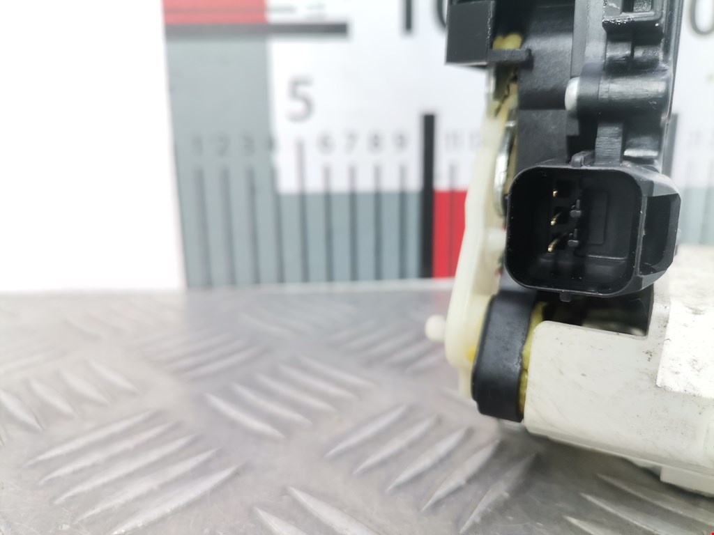 Замок двери задней левой MITSUBISHI Outlander XL 2006-2012