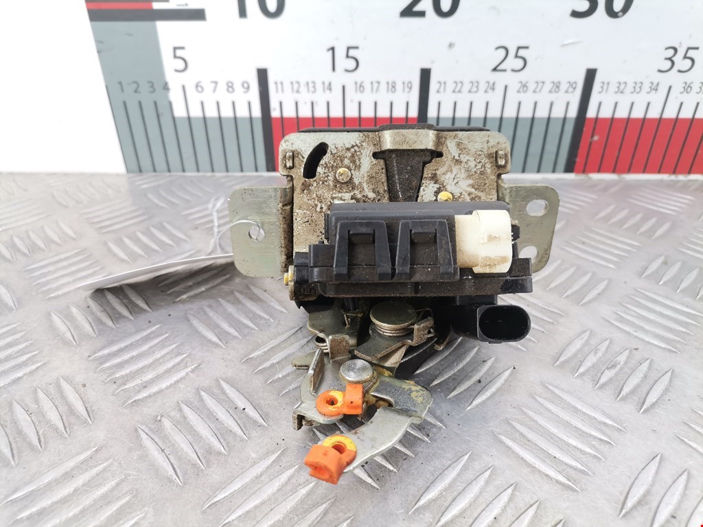 Замок багажника (крышки двери) MITSUBISHI Colt Z3 2003-2012