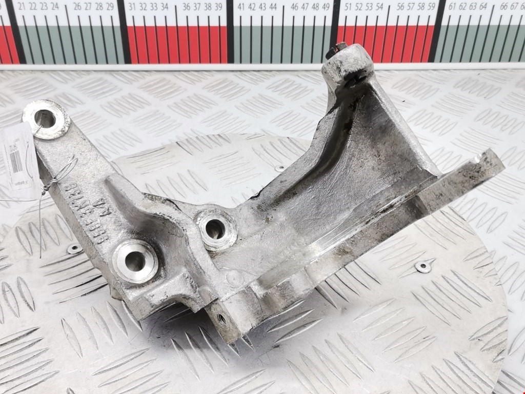 Кронштейн гидроусилителя FORD Escort 1995-2000