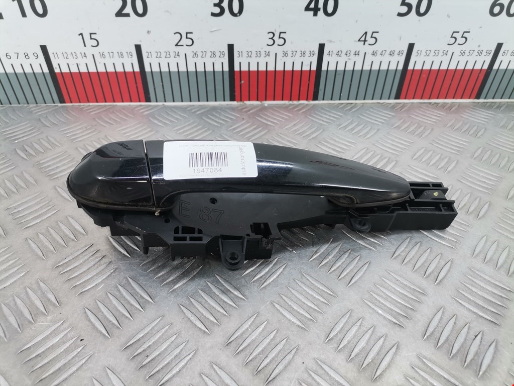 Ручка двери передней наружная правая BMW 1er E81\E87 2004-2011