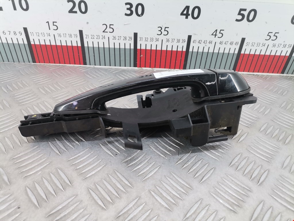 Ручка двери передней наружная правая BMW 1er E81\E87 2004-2011