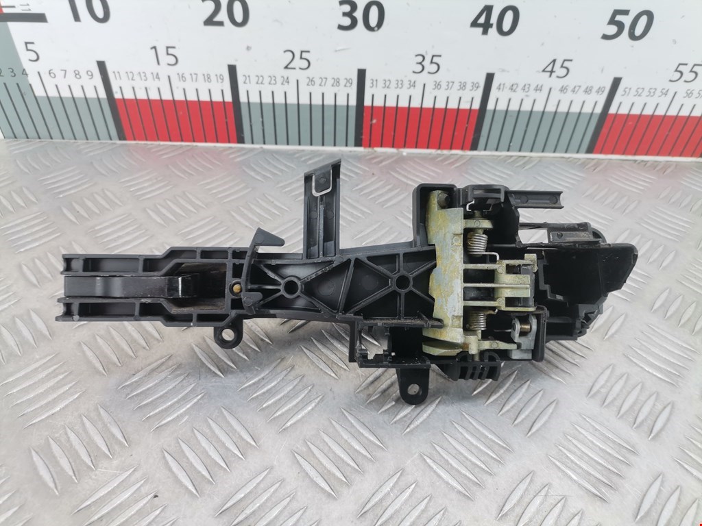 Ручка двери передней наружная правая BMW 1er E81\E87 2004-2011