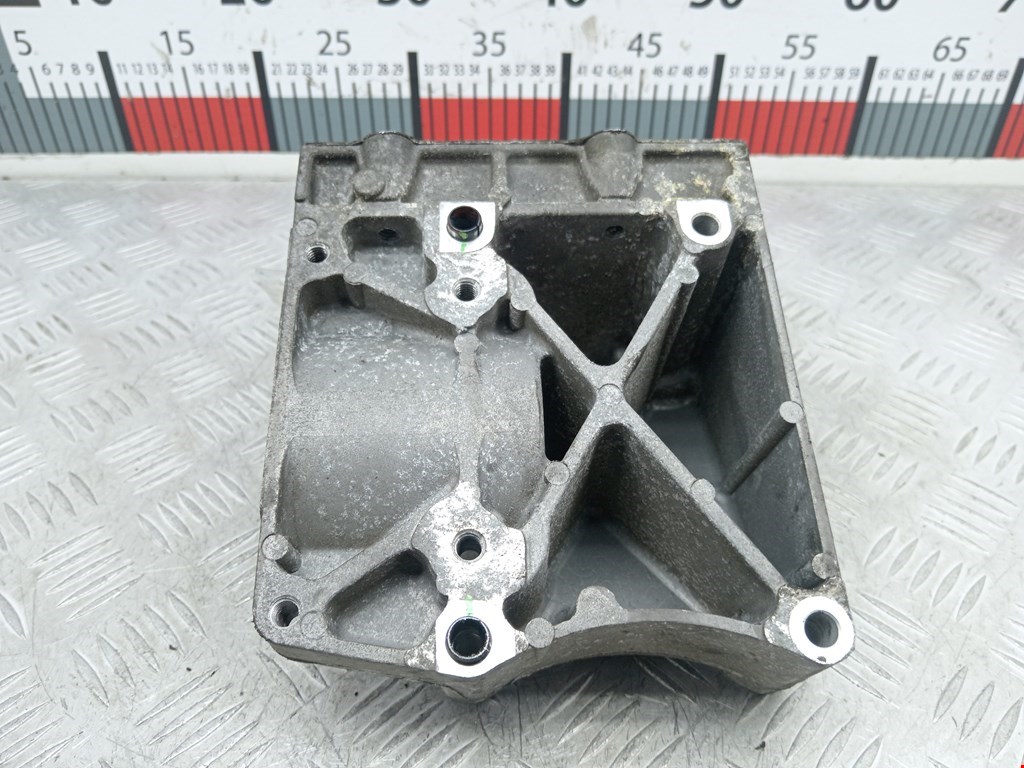 Кронштейн кондиционера FORD Focus II 2005-2011