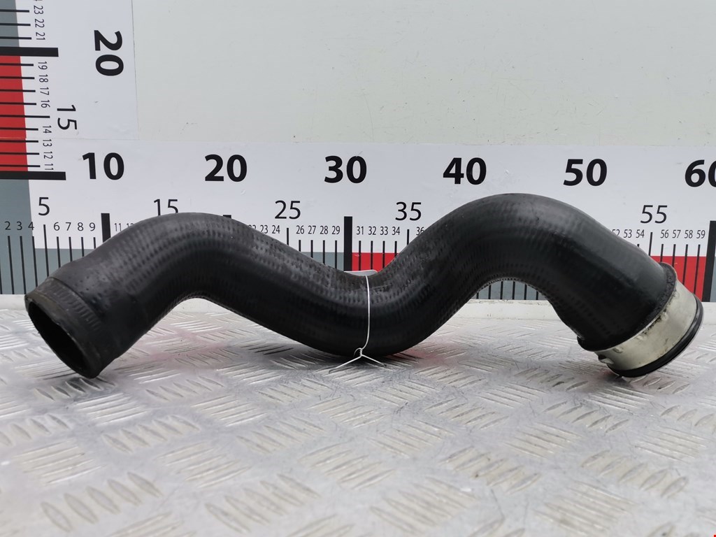 Патрубок интеркулера VOLKSWAGEN Passat B5 1997-2005