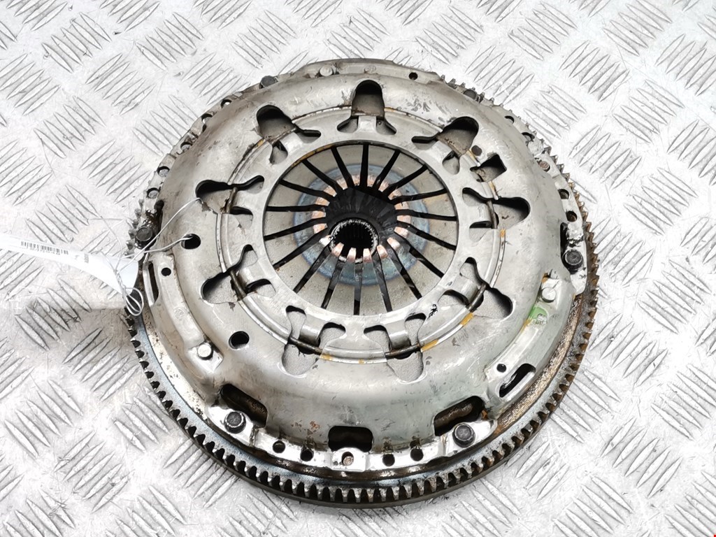 Маховик (демпфер сцепления) VOLKSWAGEN Golf V 2003-2009