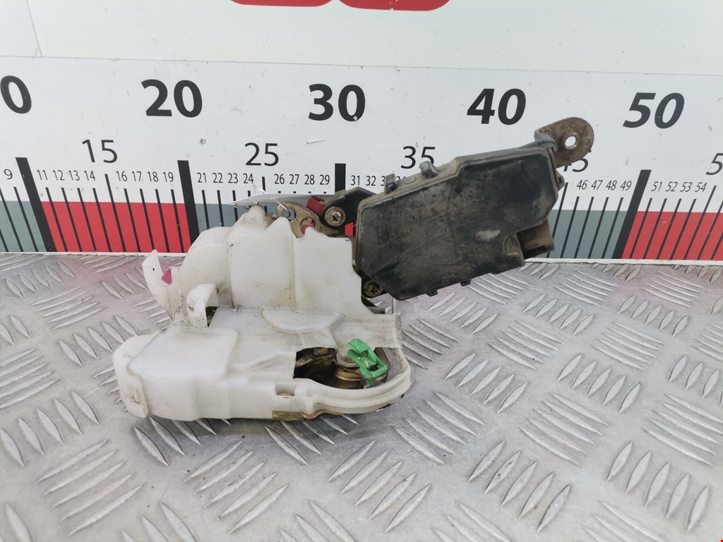 Замок двери передней правой SUBARU Legacy 1998-2004