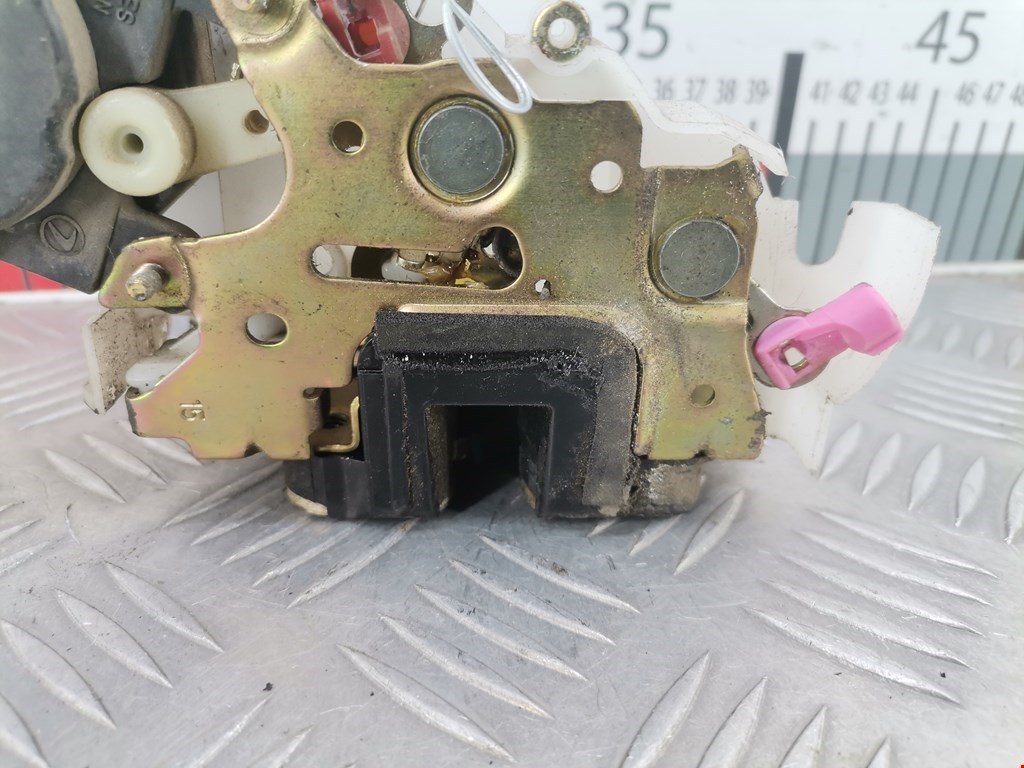 Замок двери передней правой SUBARU Legacy 1998-2004