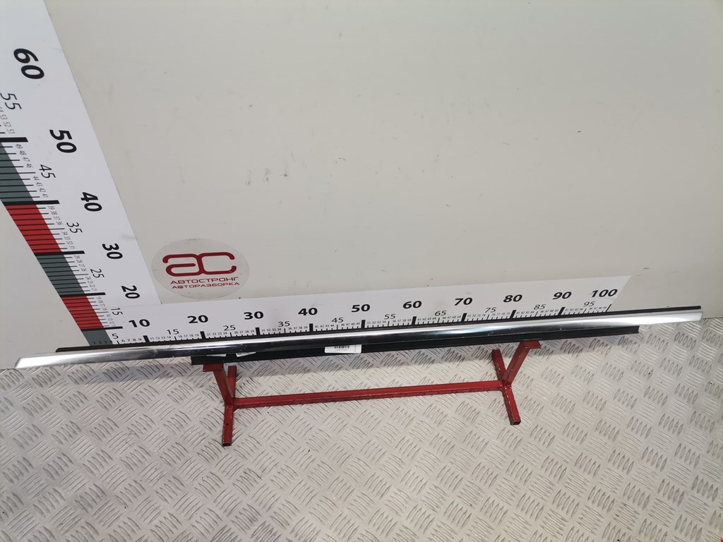 Накладка декоративная (молдинг) стекла двери передней левой Audi A4 B8 (2007-2015)