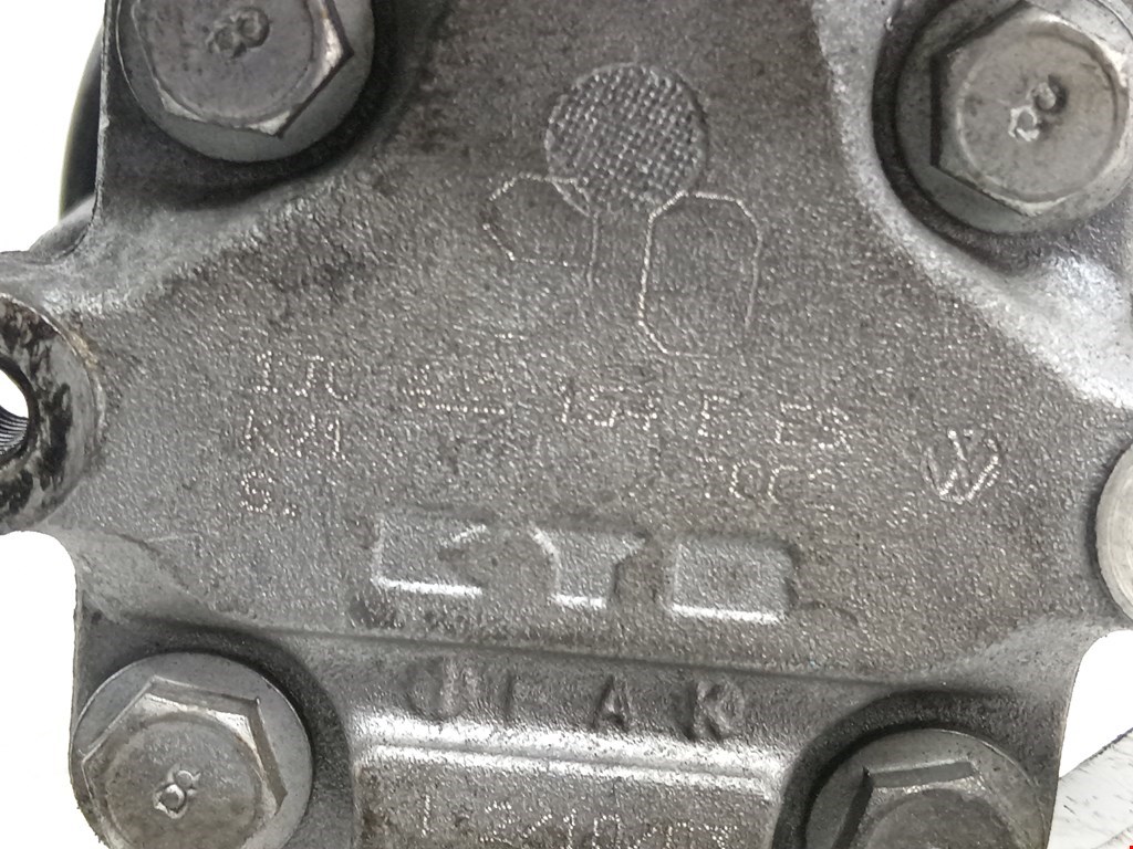 Насос гидроусилителя руля (ГУР) VOLKSWAGEN Golf IV 1997-2003