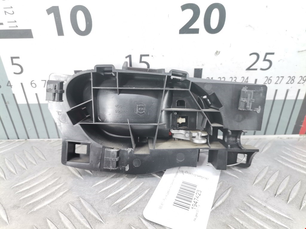 Ручка дверная передняя внутренняя левая PEUGEOT 207 2006-2015