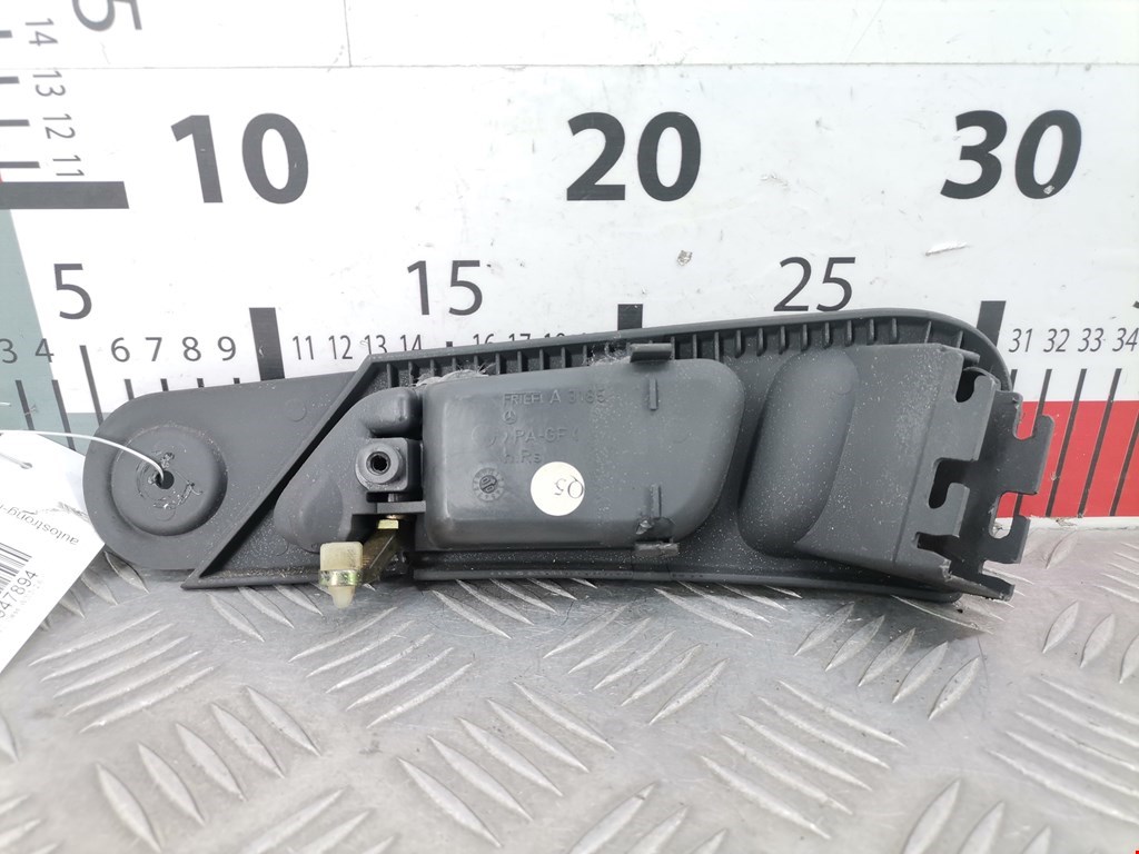 Ручка дверная задняя внутренняя правая MERCEDES-BENZ C-Class C-klasse W203 2000-2007