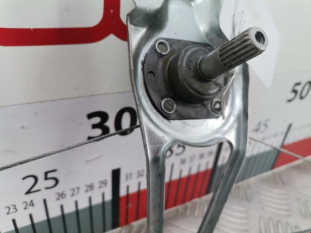 Стеклоподъемник задний правый VOLKSWAGEN Polo III 1994-2001