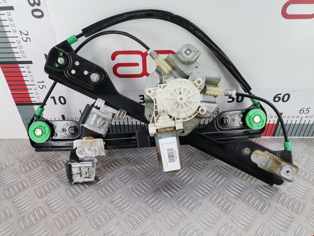 Стеклоподъемник передний правый CHRYSLER 300 C 2004-2010