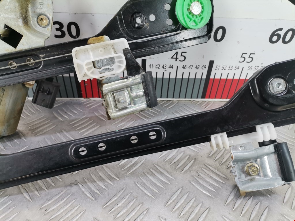 Стеклоподъемник передний правый CHRYSLER 300 C 2004-2010