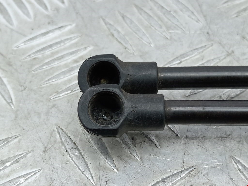 Амортизатор крышки (двери) багажника VOLVO C30 2006-2013