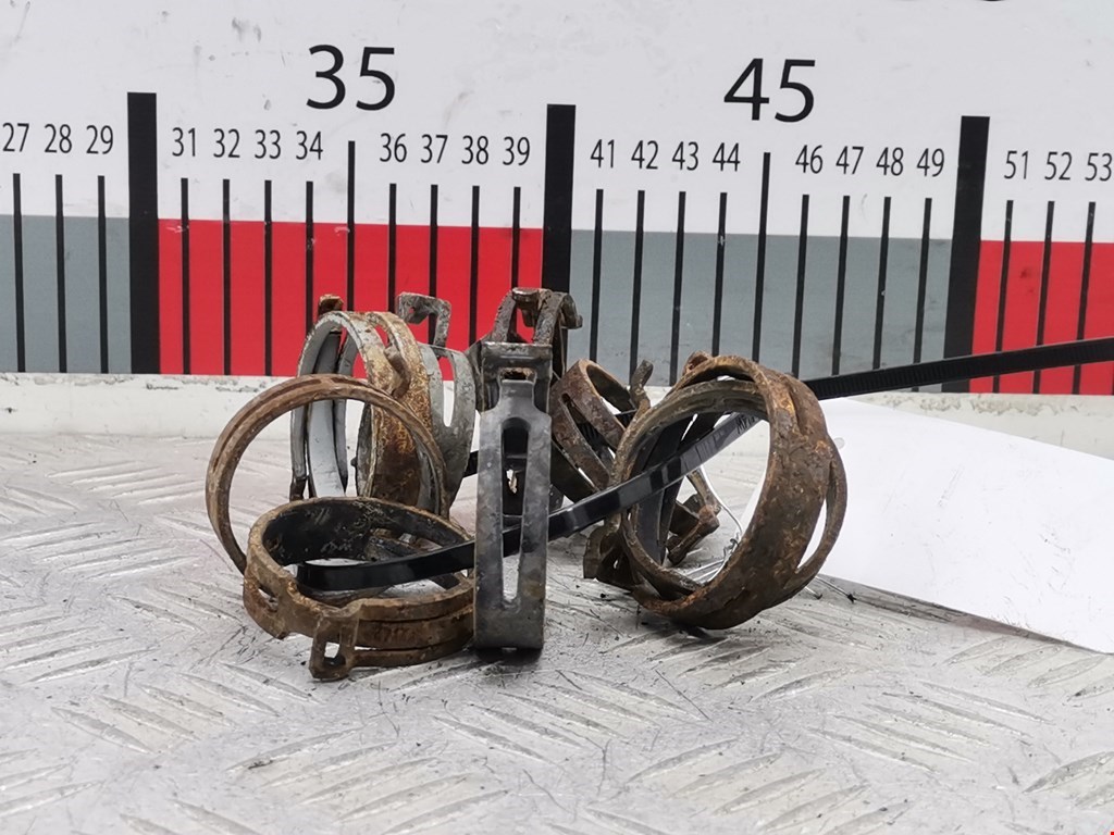 Хомут металлический Volkswagen Golf 4 (1997-2004)