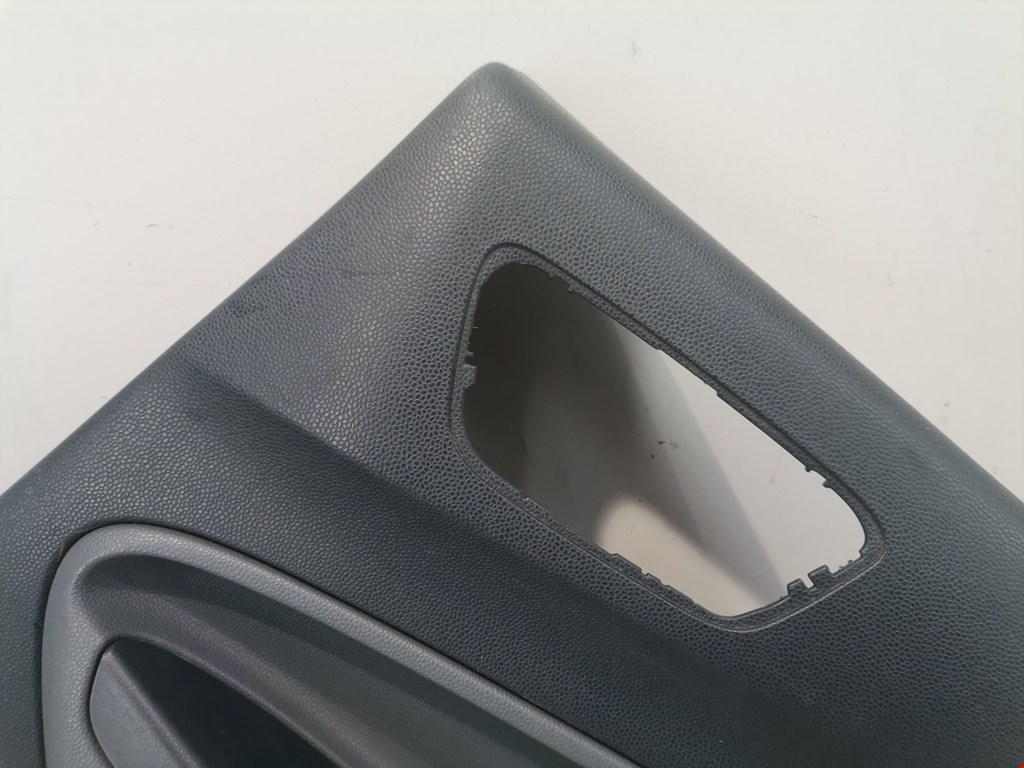 Обшивка двери задняя правая FORD Fiesta 2008-2012