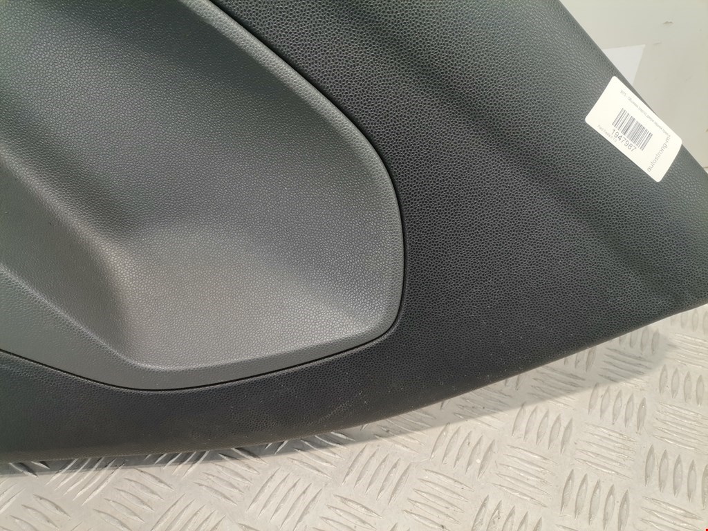 Обшивка двери задняя правая FORD Fiesta 2008-2012
