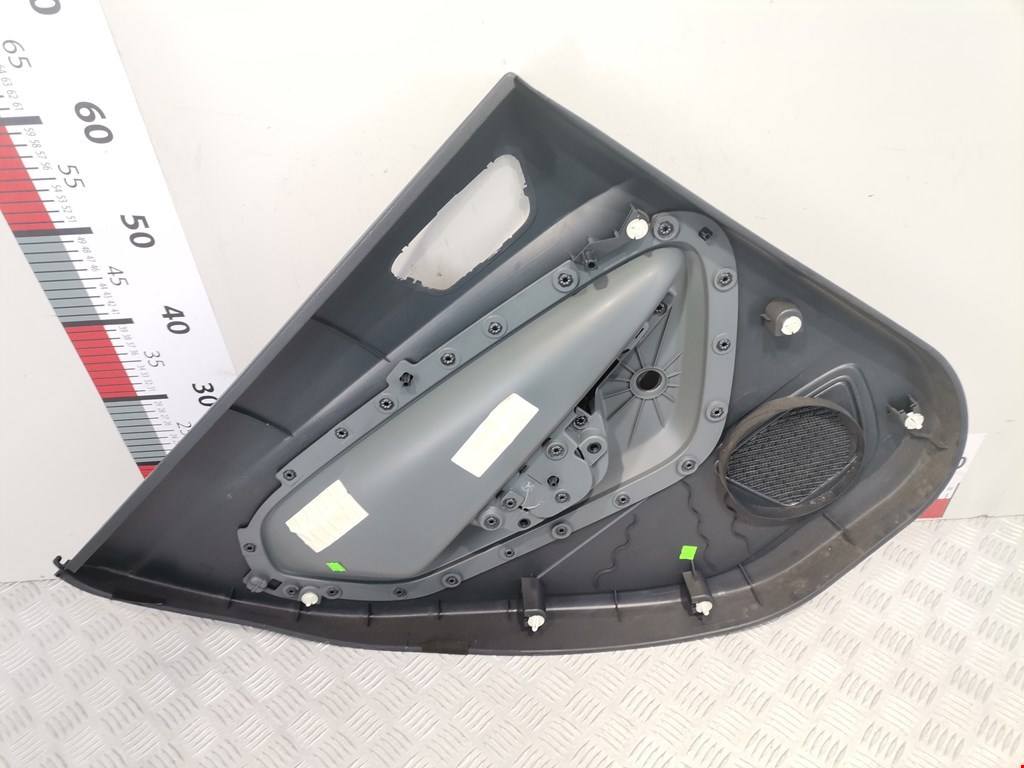 Обшивка двери задняя правая FORD Fiesta 2008-2012