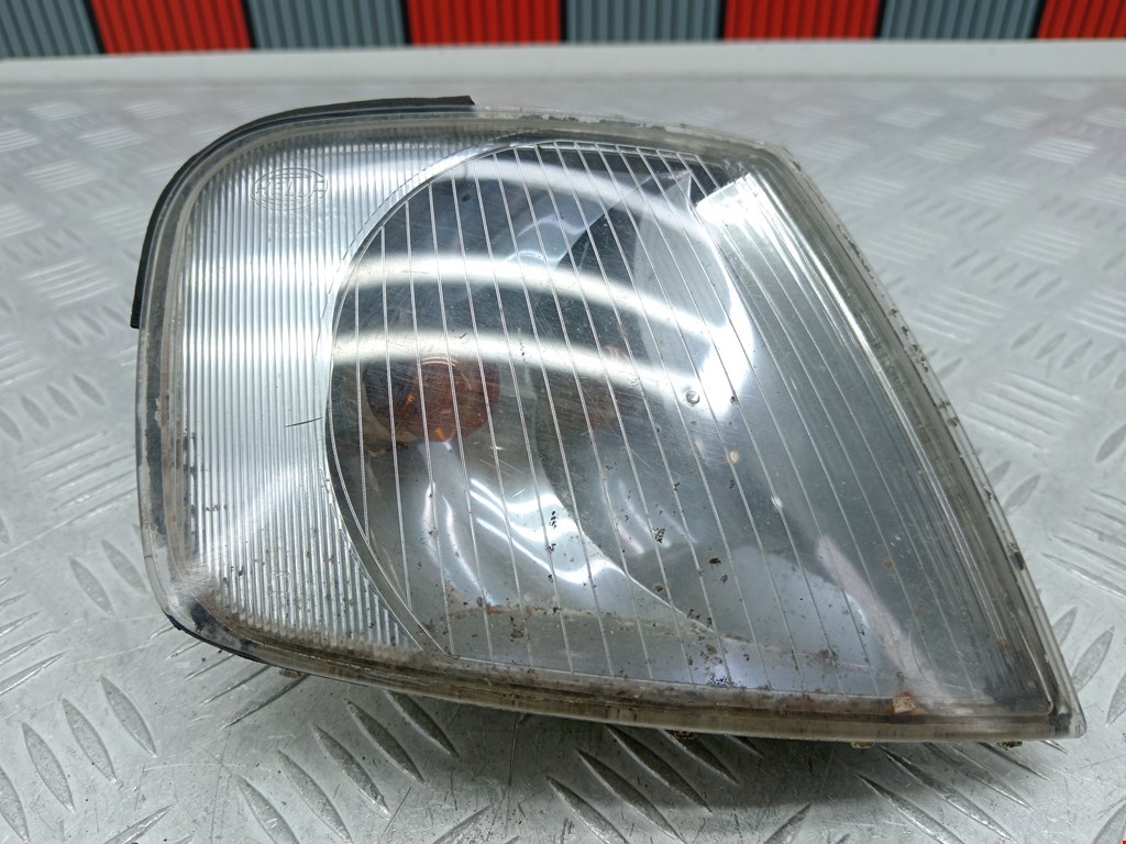 Указатель поворота (поворотник) правый Audi A3 8L (1996-2003)