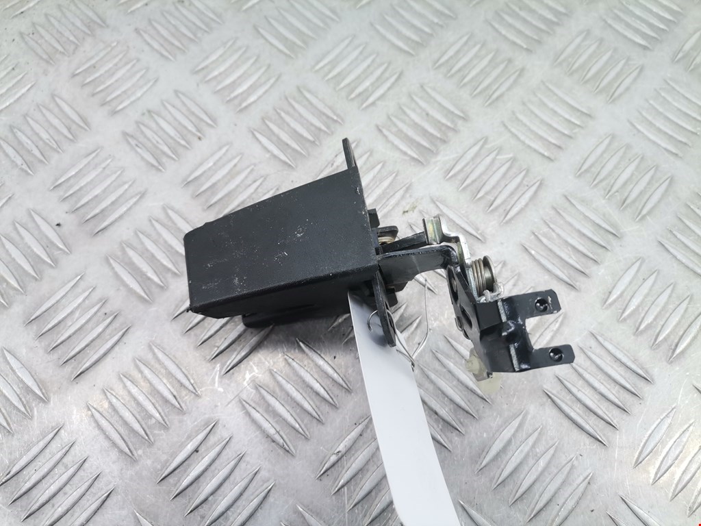 Замок двери распашной левой Volkswagen Transporter (T5) (2003-2015)