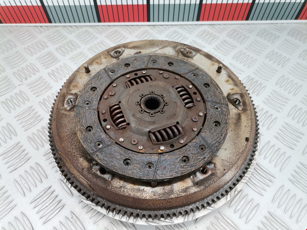 Маховик (демпфер сцепления) FORD Fiesta 2001-2008