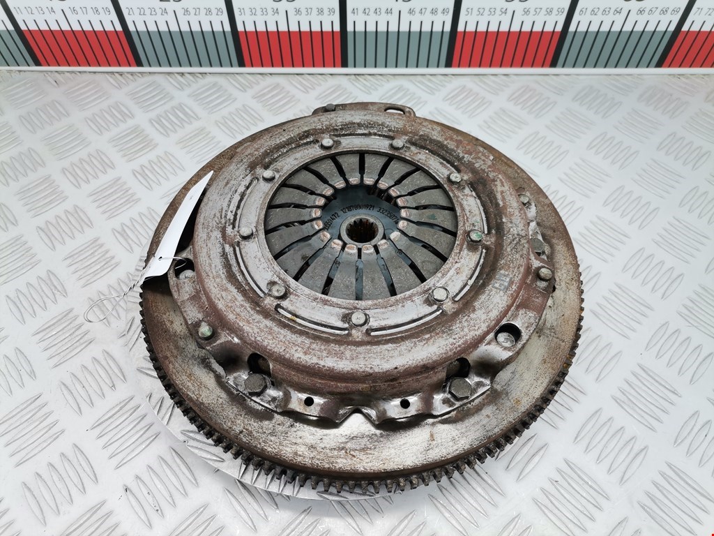 Маховик (демпфер сцепления) OPEL Corsa C 2000-2006