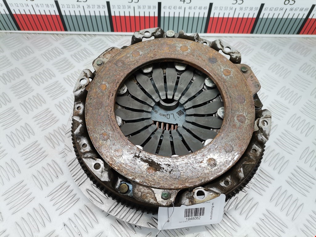 Маховик (демпфер сцепления) OPEL Corsa C 2000-2006