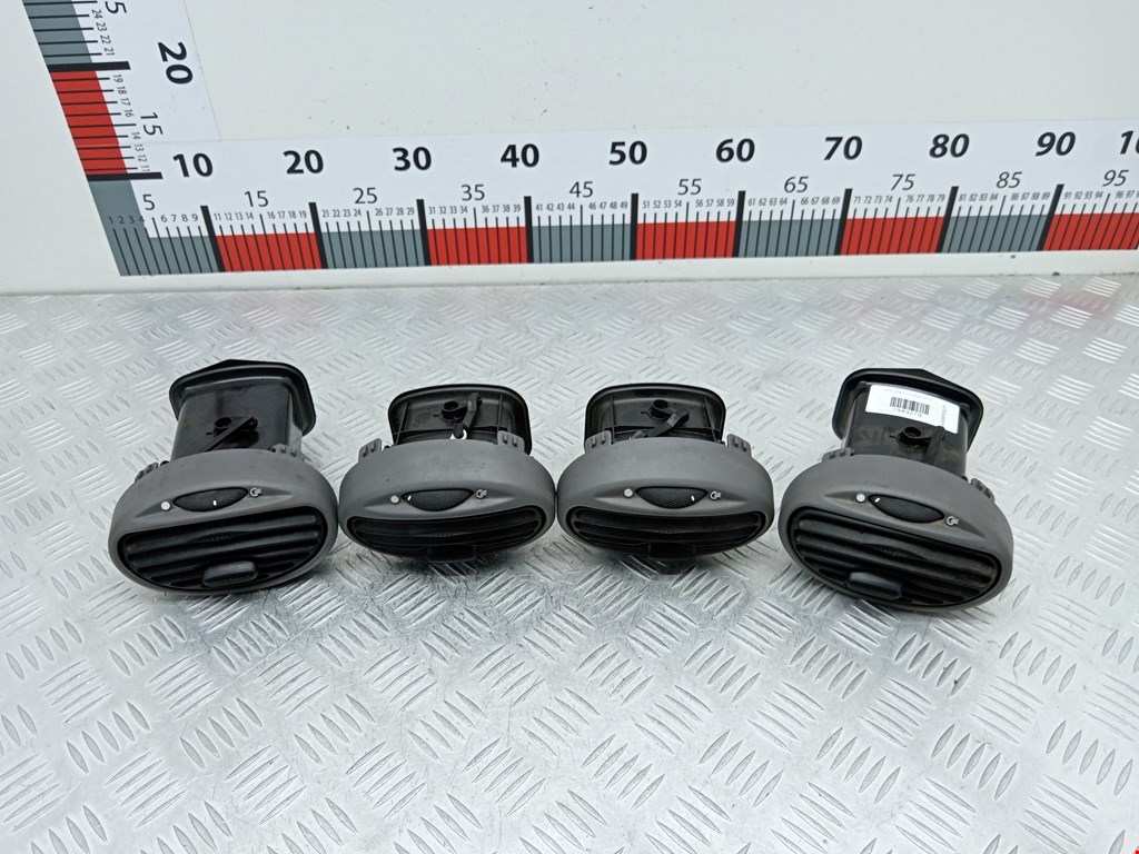 Дефлектор воздушный FORD Focus I 1998-2005