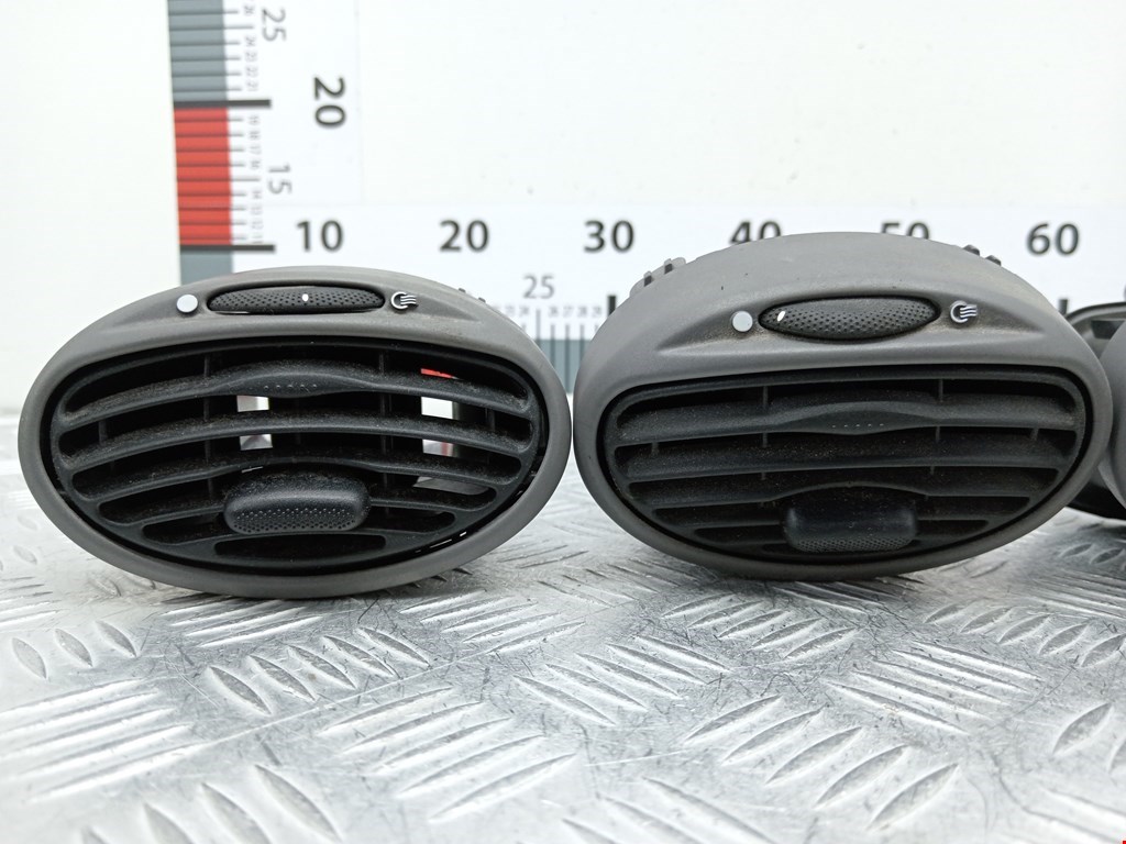 Дефлектор воздушный FORD Focus I 1998-2005