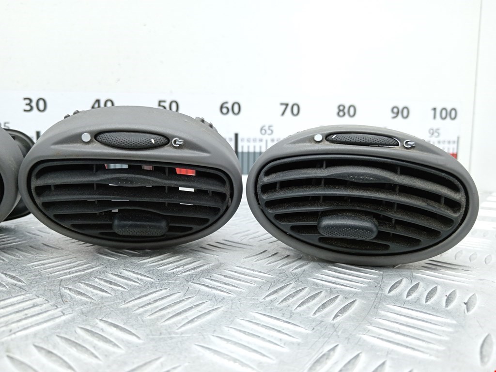 Дефлектор воздушный FORD Focus I 1998-2005