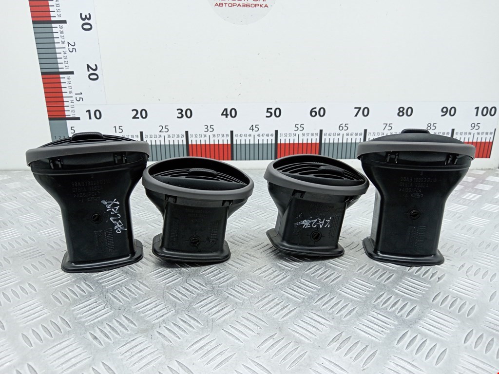 Дефлектор воздушный FORD Focus I 1998-2005