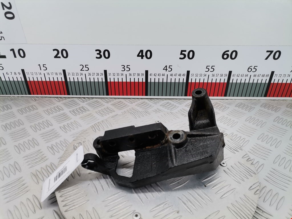 Кронштейн (крепление лапа) двигателя Opel Zafira A (1999-2006)