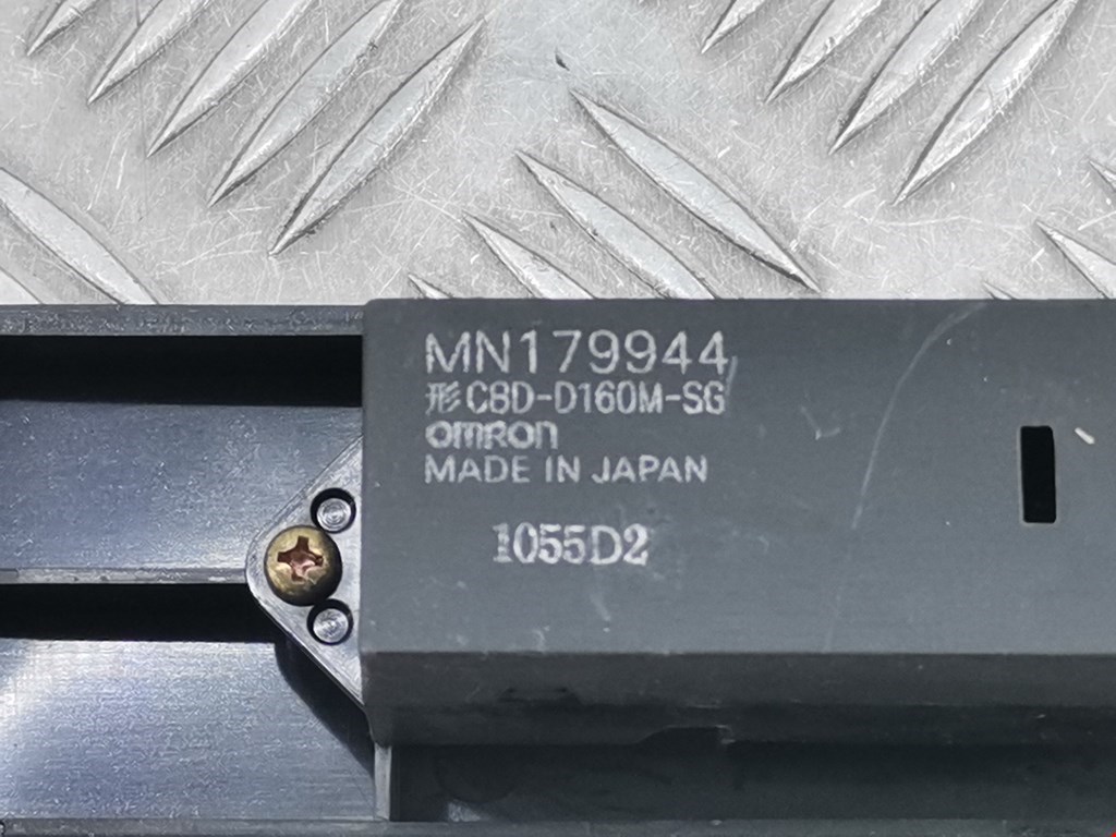 Кнопка стеклоподъемника MITSUBISHI Pajero Sport 1998-2008