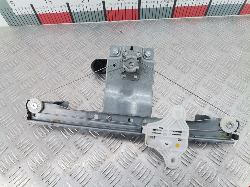 Стеклоподъемник задний левый RENAULT Clio 2012-2019