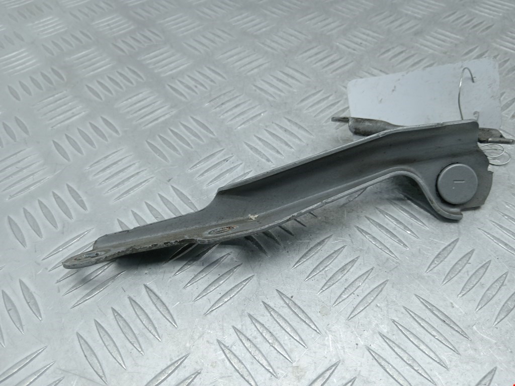 Петля капота левая/правая TOYOTA Yaris 1999-2005