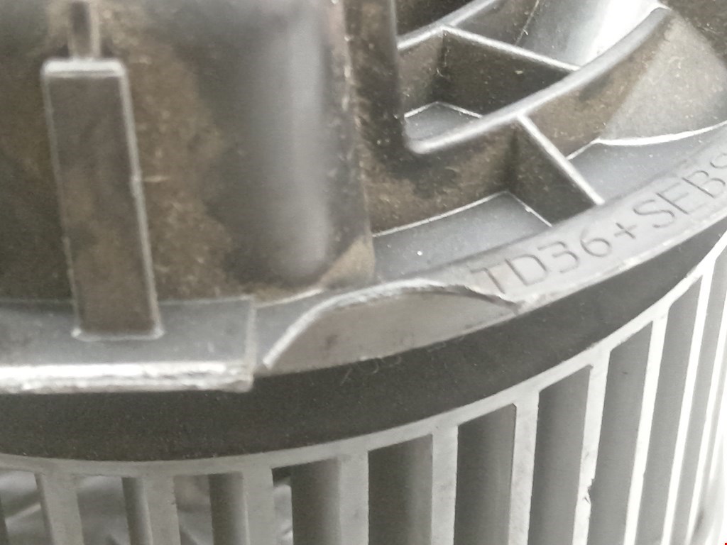 Моторчик (мотор) отопителя салона RENAULT Megane II 2002-2009