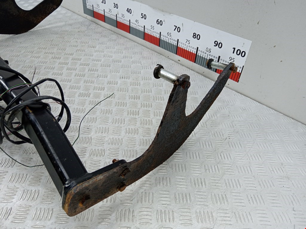 Фаркоп (прицепное устройство) DACIA Logan I 2006-2012