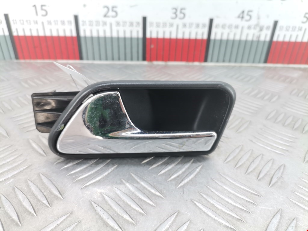 Ручка дверная задняя внутренняя левая VOLKSWAGEN Touran 2003-2010