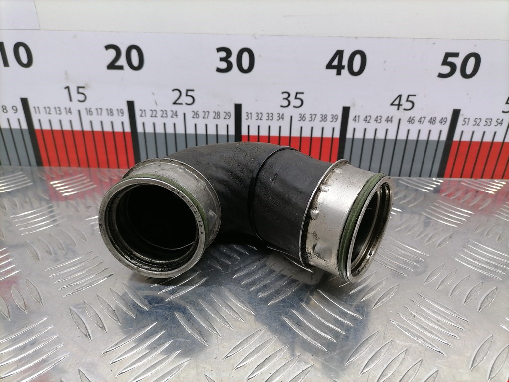 Патрубок интеркулера VOLKSWAGEN Passat B5 1997-2005