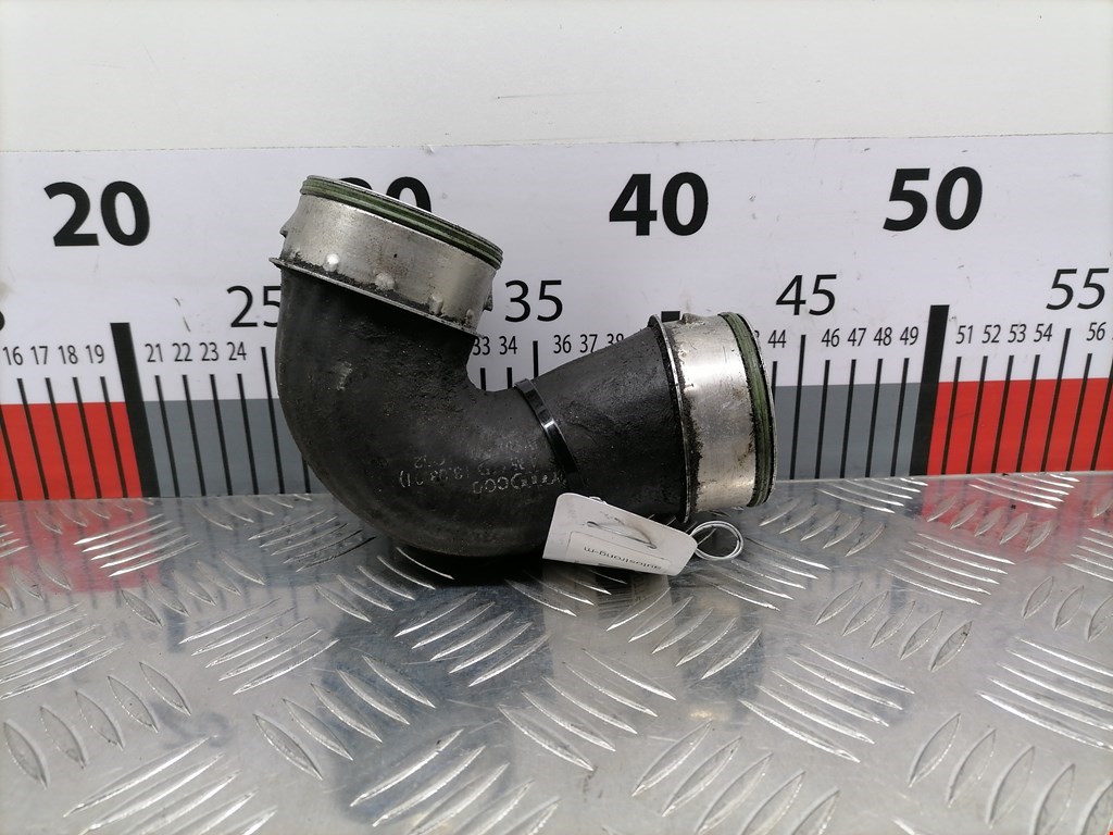 Патрубок интеркулера VOLKSWAGEN Passat B5 1997-2005