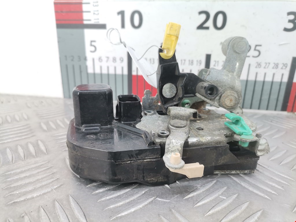 Замок двери передней правой Jeep Grand Cherokee 3 (2004-2013)