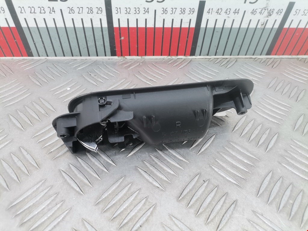 Ручка дверная задняя внутренняя правая VOLKSWAGEN Golf V Plus 2004-2009