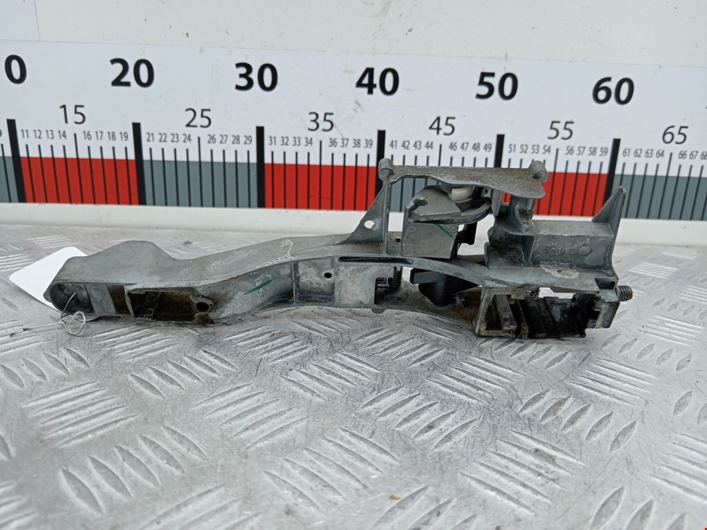 Кронштейн (держатель) ручки двери Peugeot 207 (2006-2014)