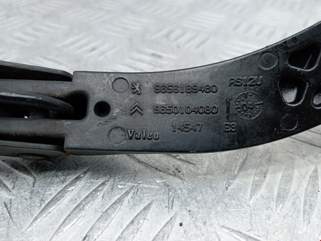 Поводок дворников передний левый/ правый CITROEN C4 I 2004-2014