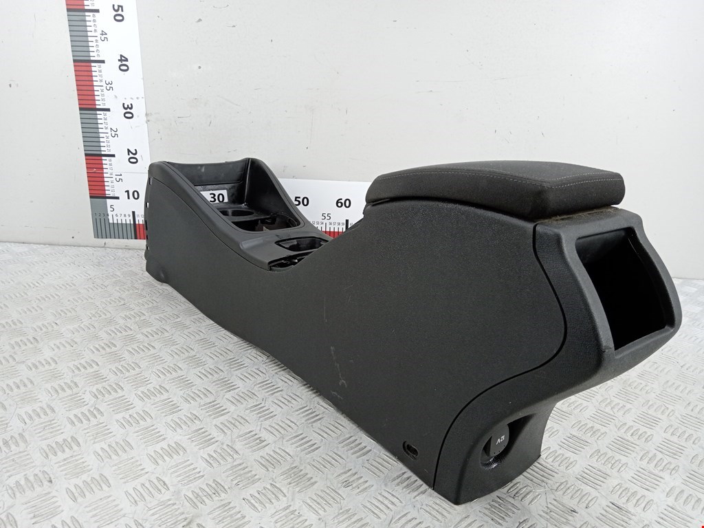 Подлокотник в салон RENAULT Megane III 2009-2016