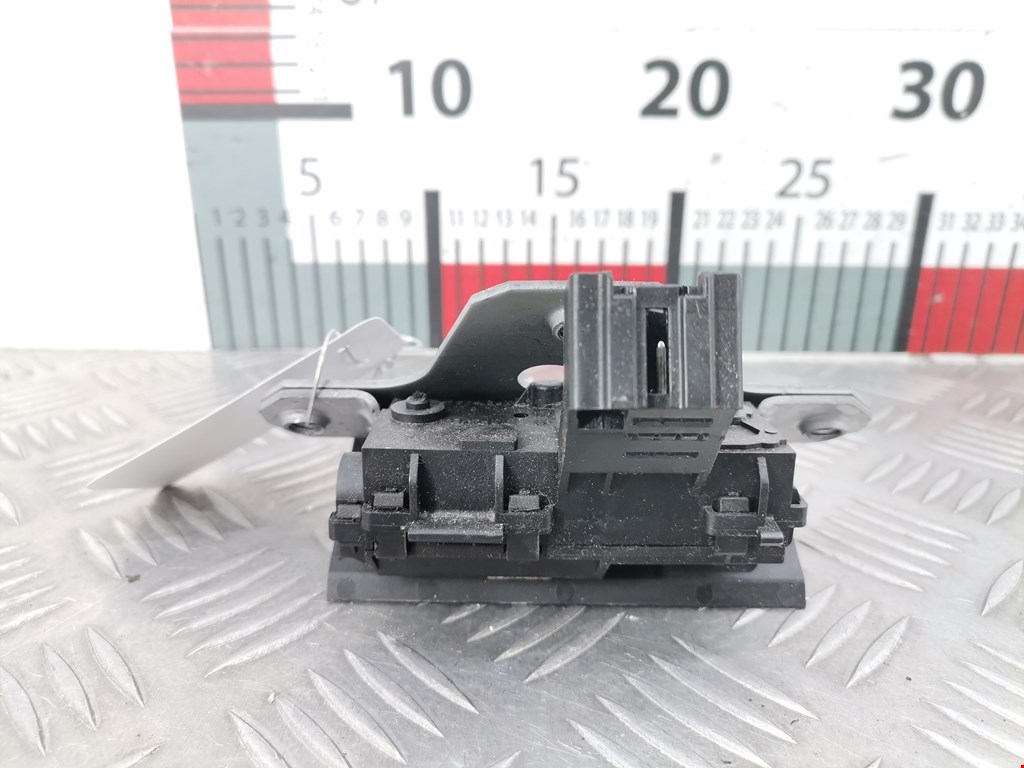 Замок багажника (крышки двери) FORD C-MAX 2010-2019