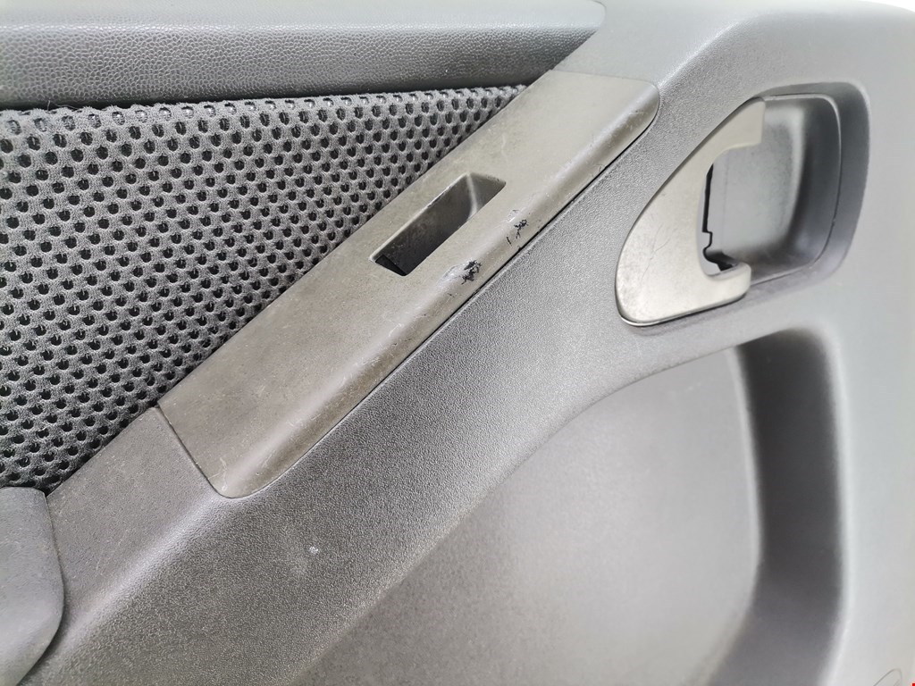 Обшивка двери передняя левая NISSAN Navara III D40 2005-2015